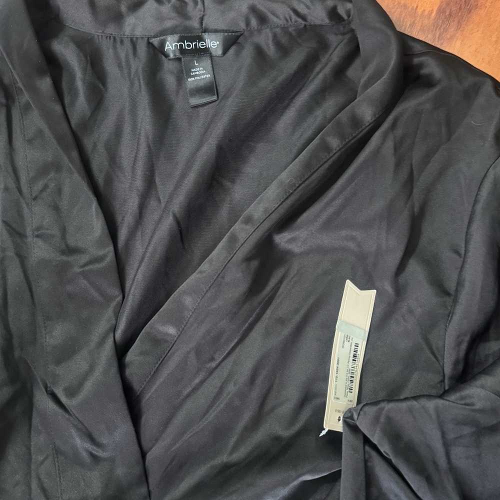 Ambrielle Classic Black Women's Robe - Picture 3 of 3
